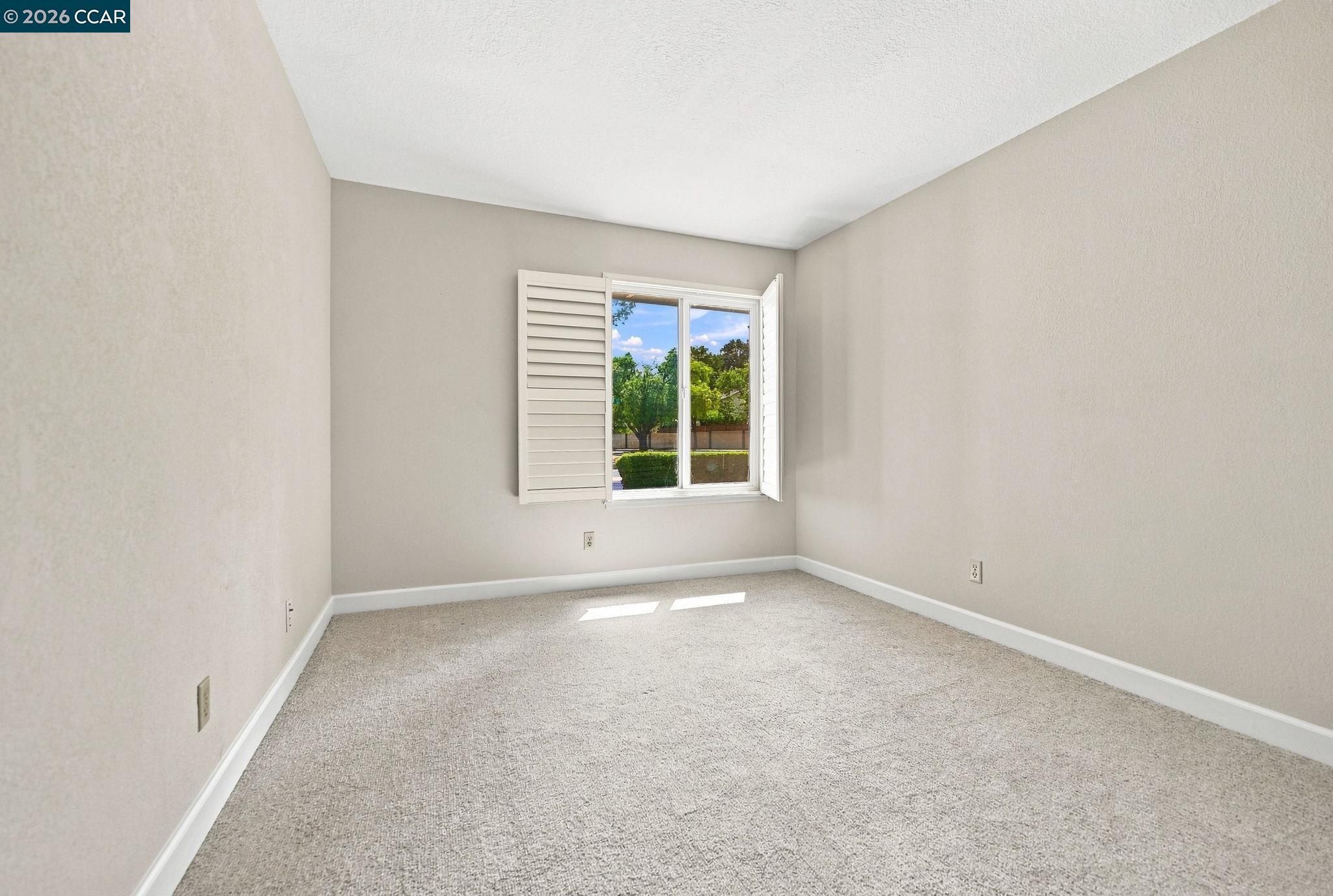 1284 Pinecrest Dr