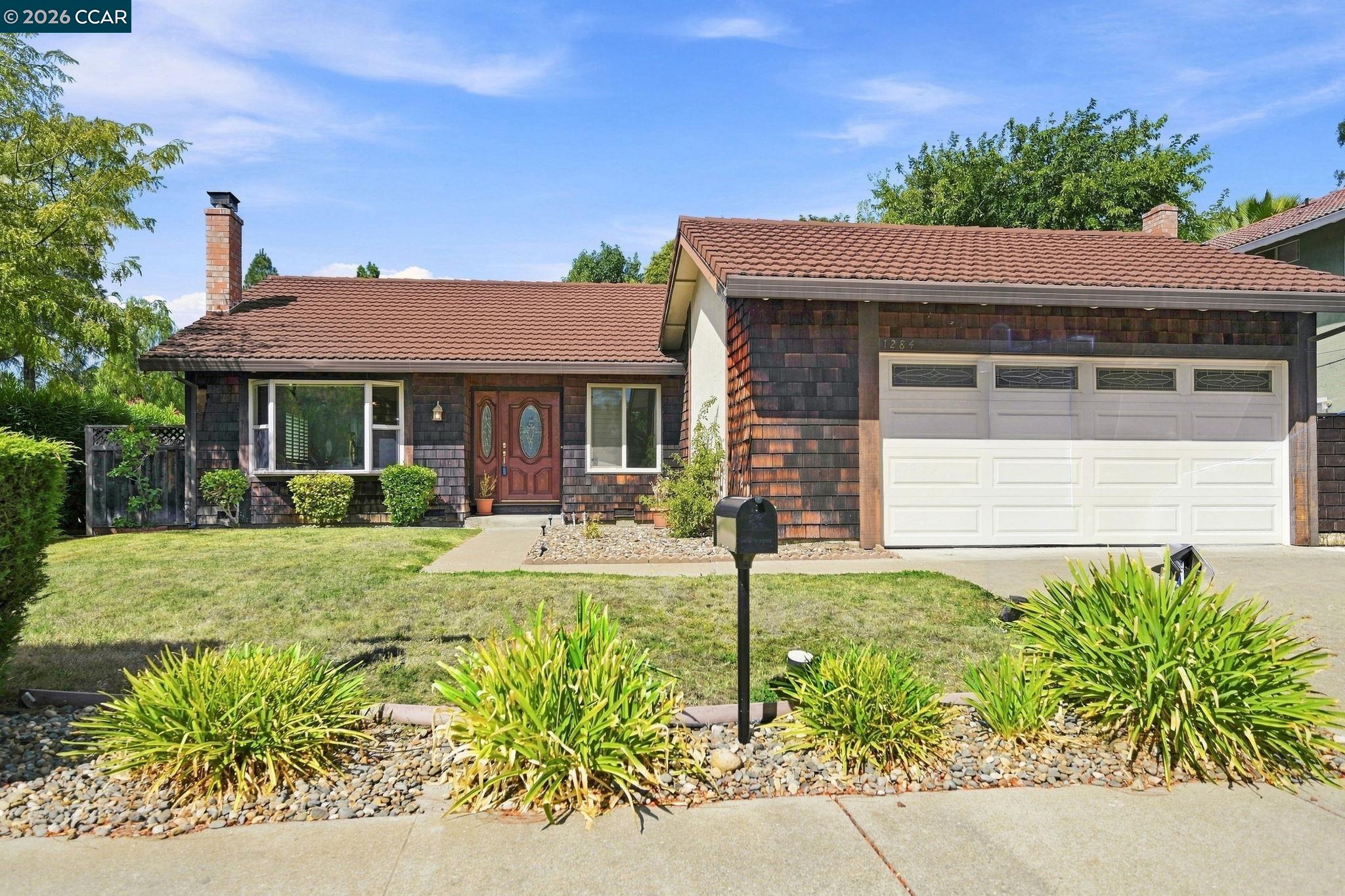 1284 Pinecrest Dr