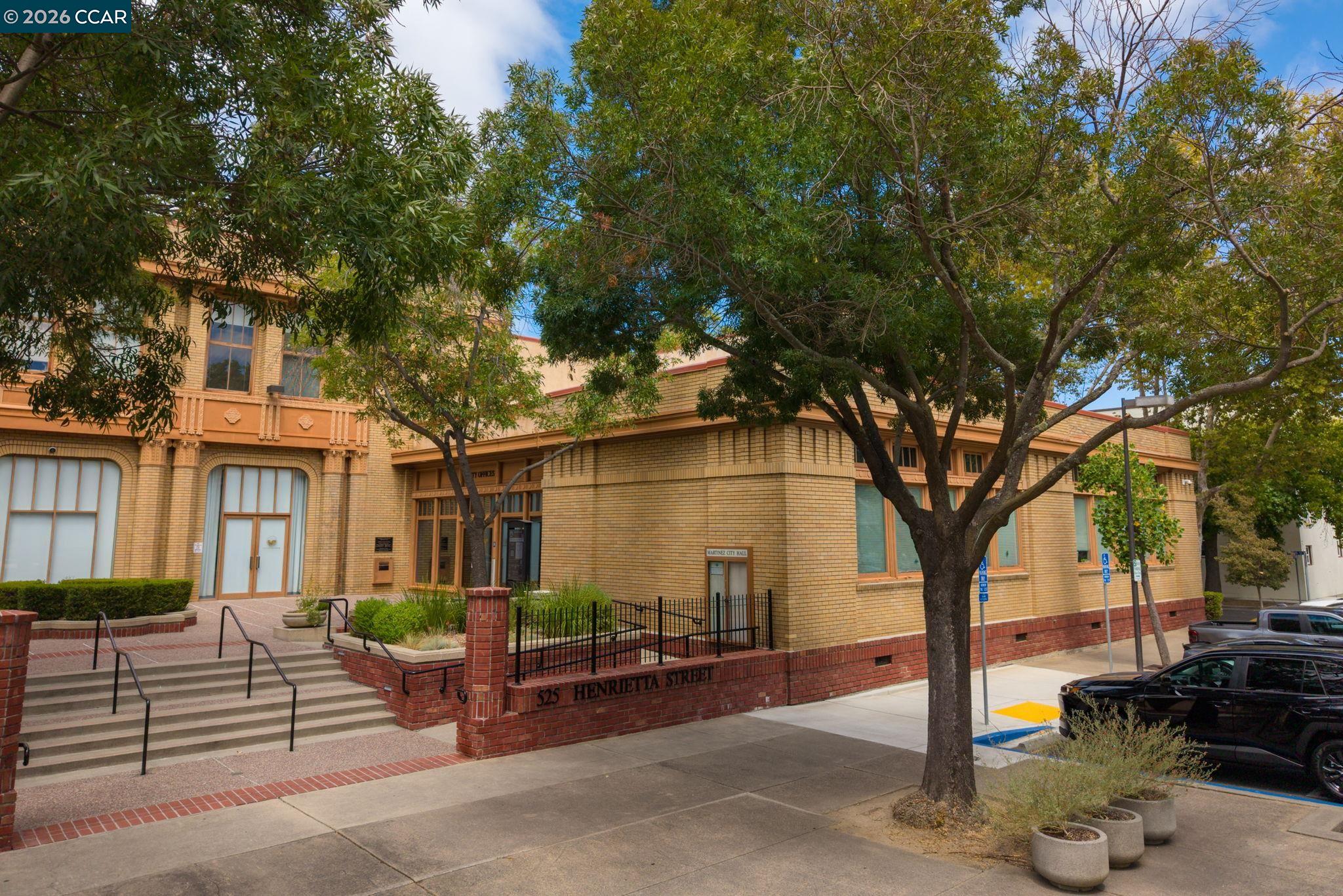 1210 Alhambra Ave