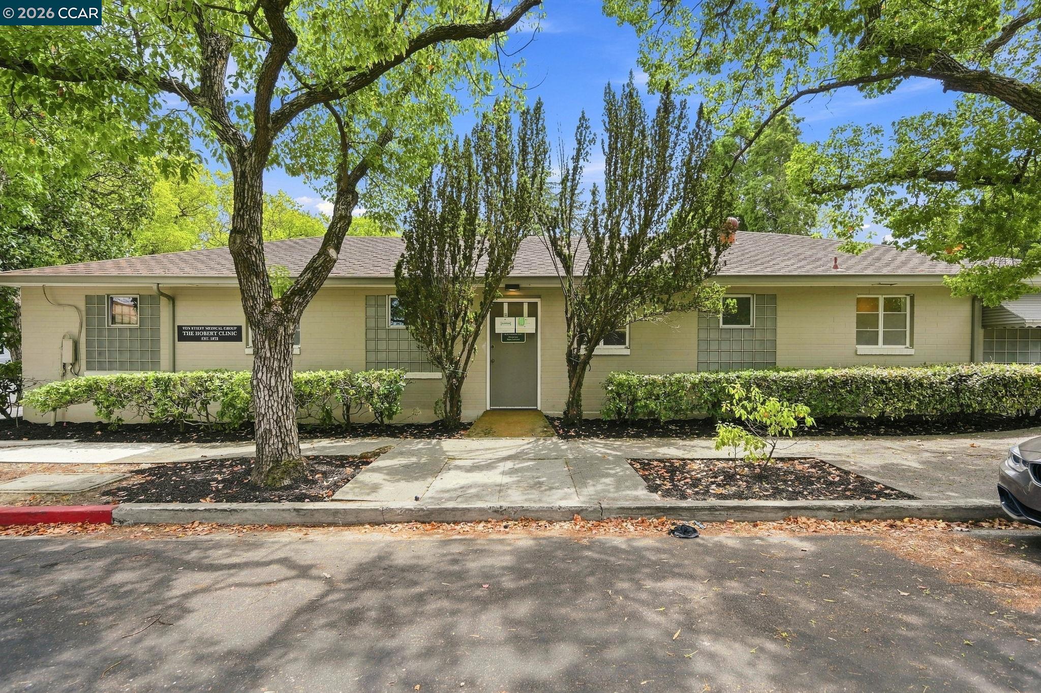 1210 Alhambra Ave