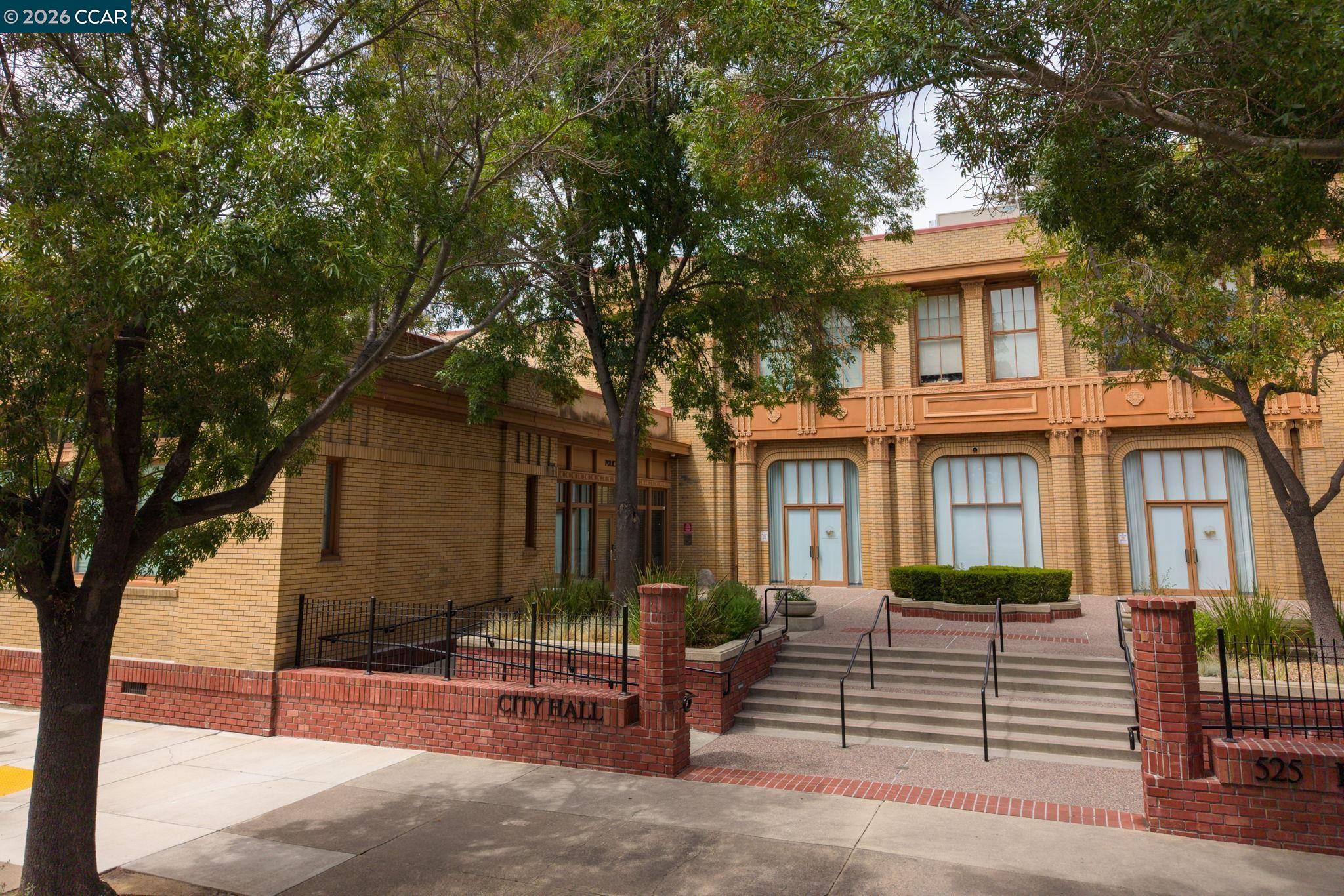 1210 Alhambra Ave