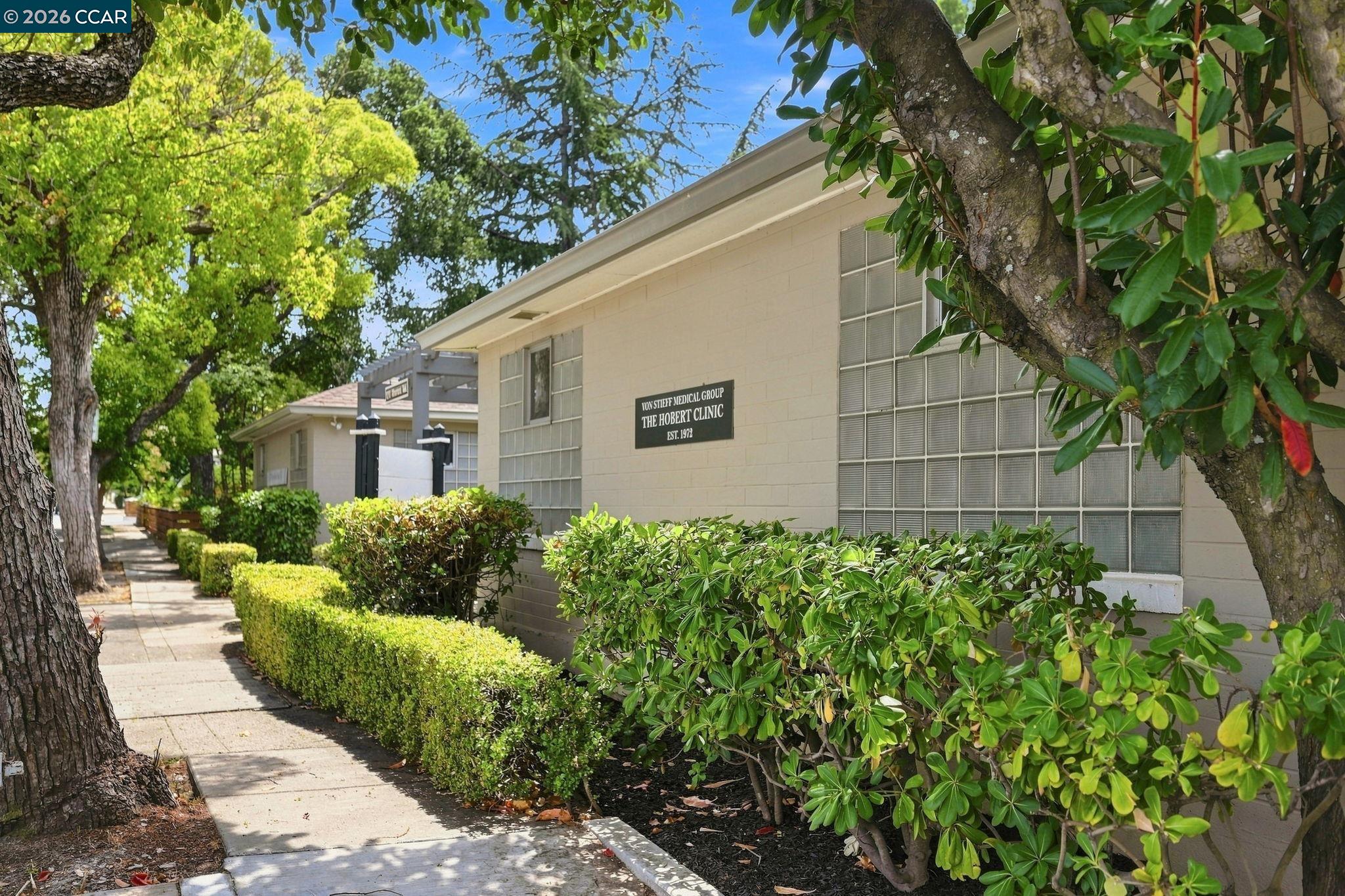 1210 Alhambra Ave
