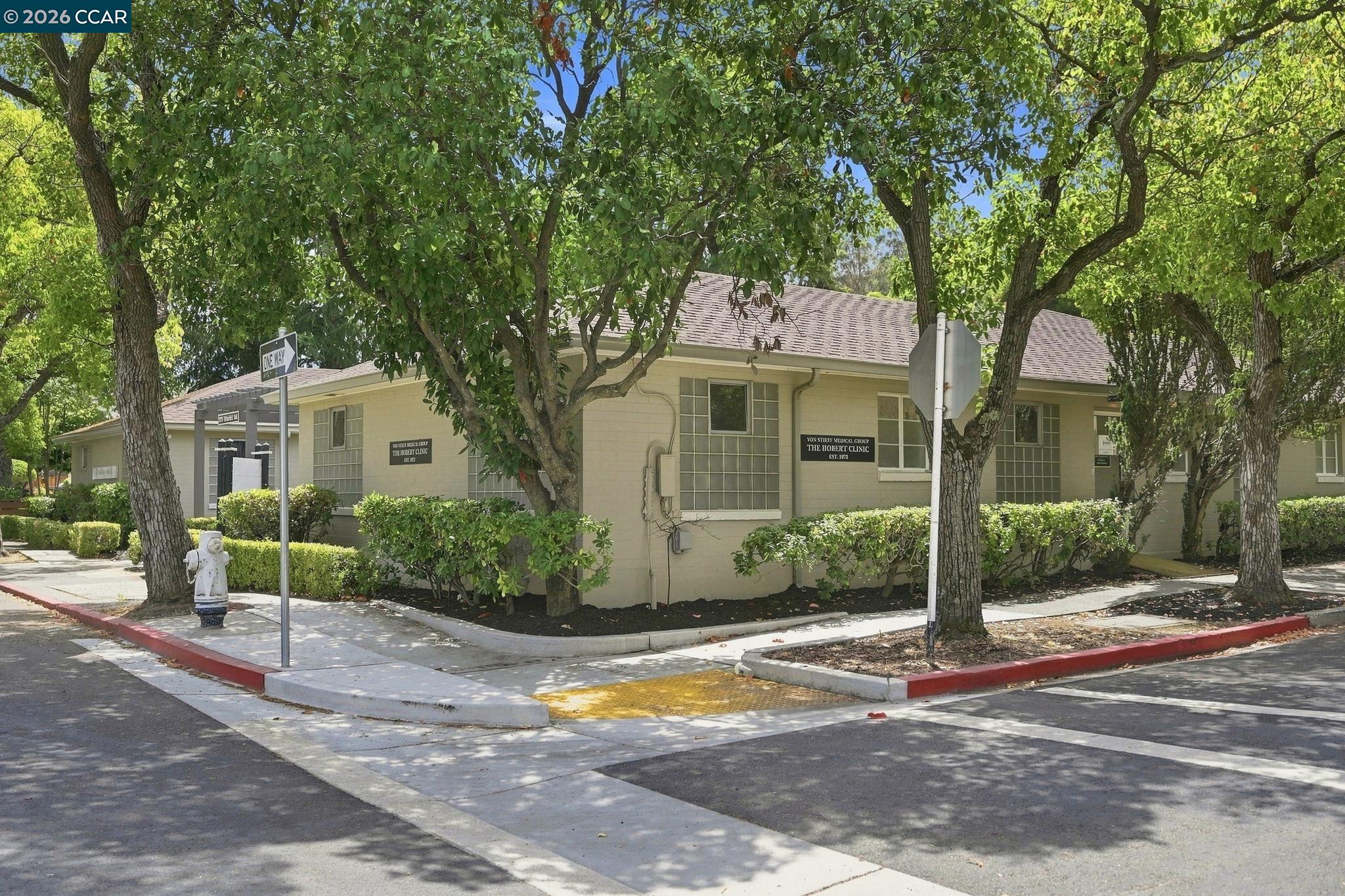 1210 Alhambra Ave