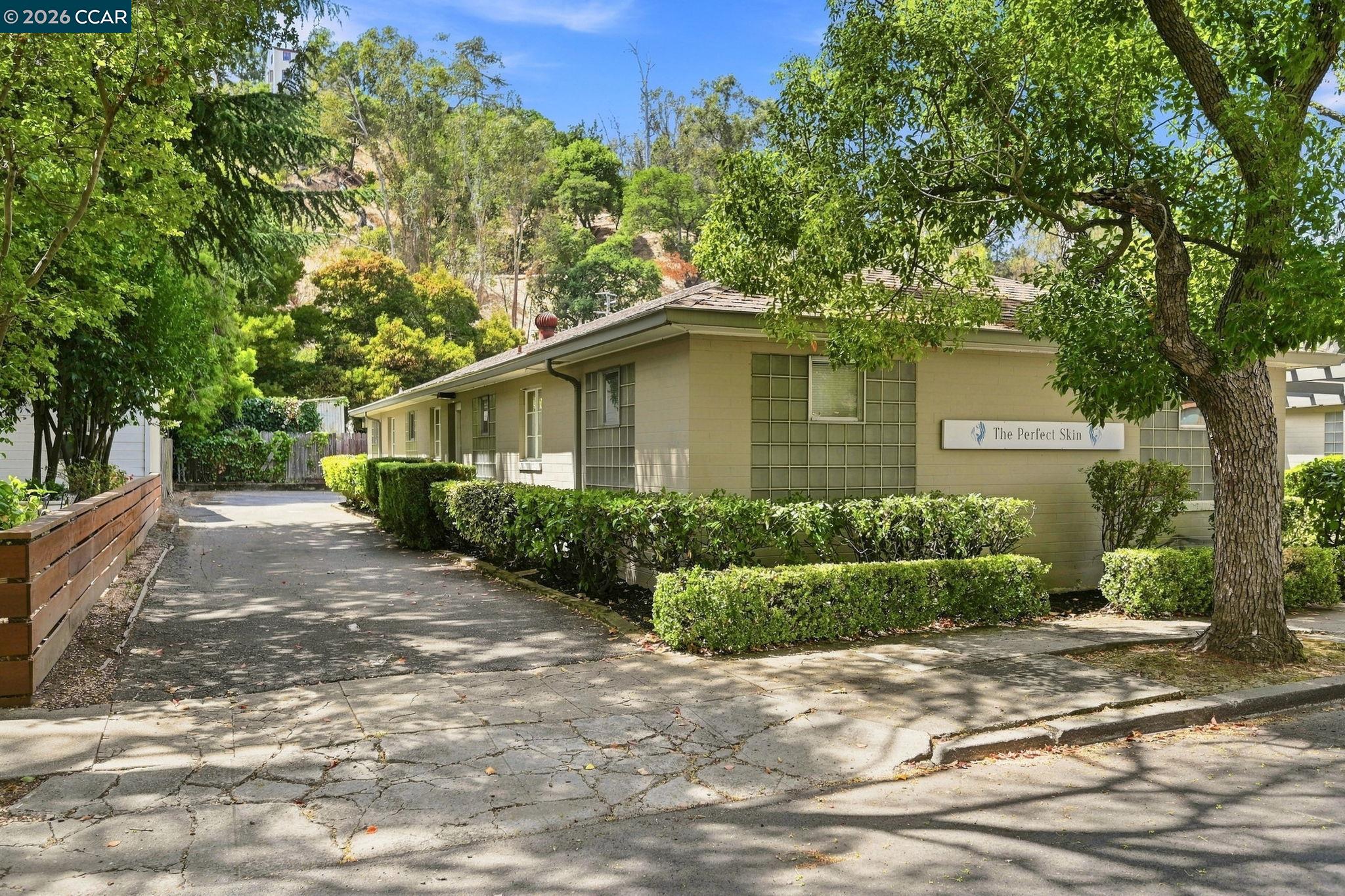 1210 Alhambra Ave