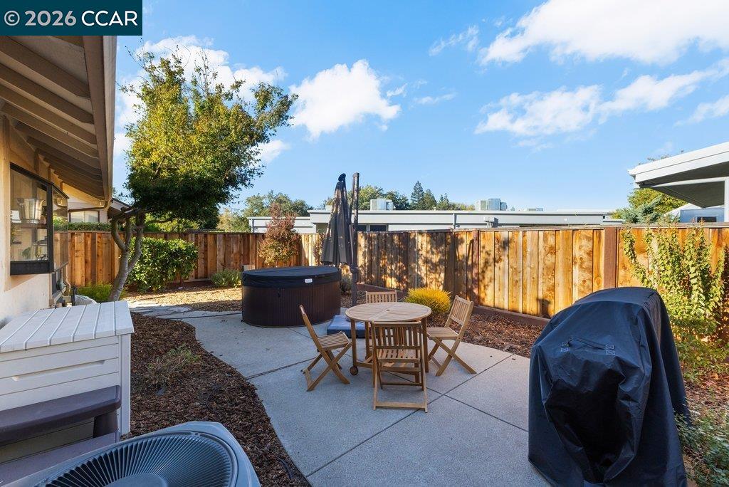 953 Bridgecrossing Way