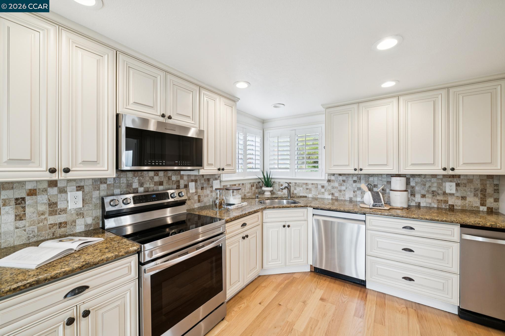 511 Rolling Hills Ln