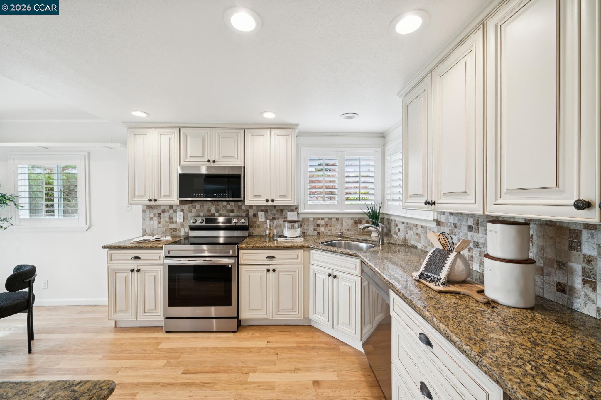 511 Rolling Hills Ln
