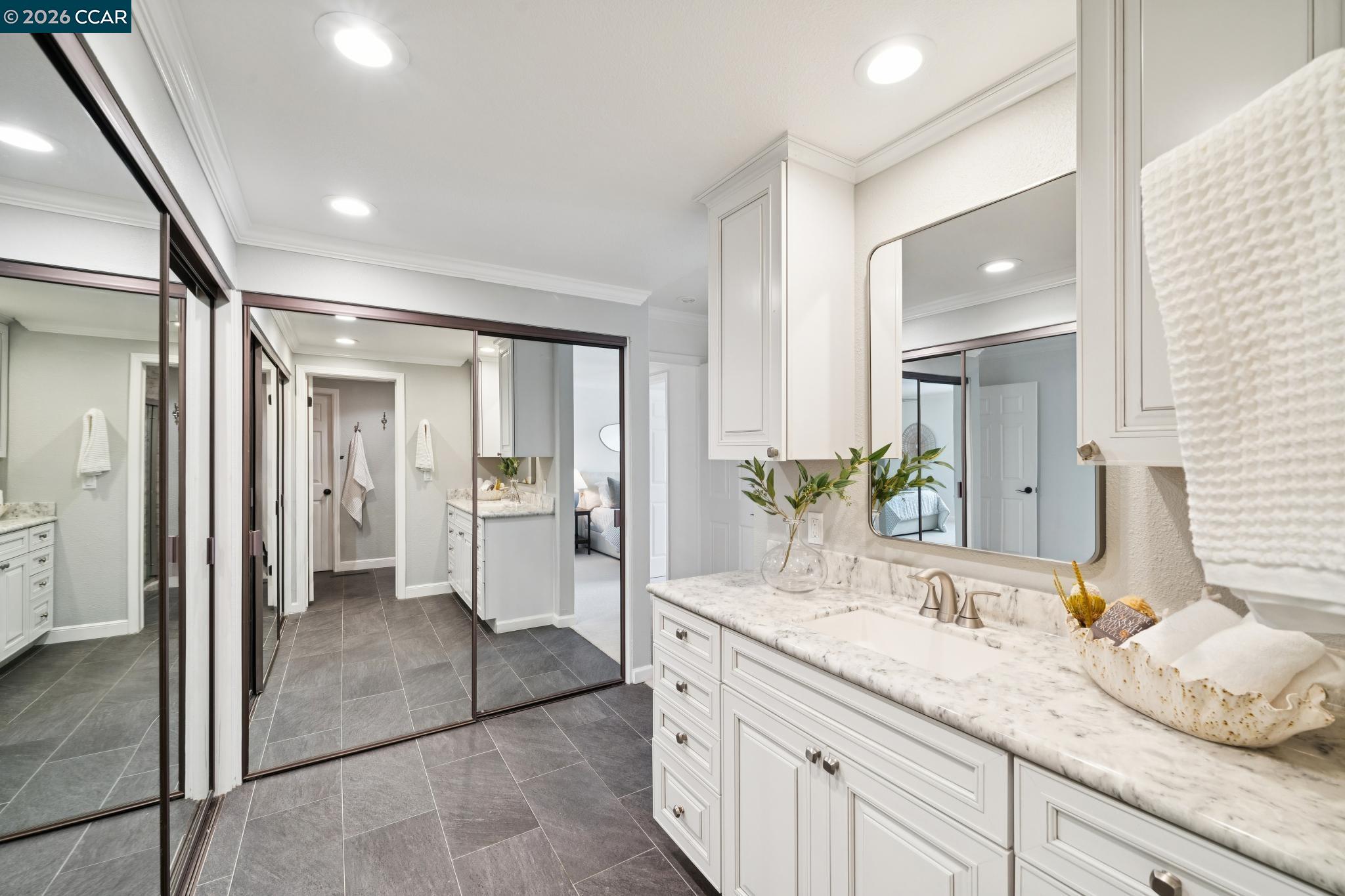 511 Rolling Hills Ln