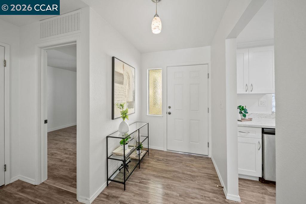 571 Europa Ct