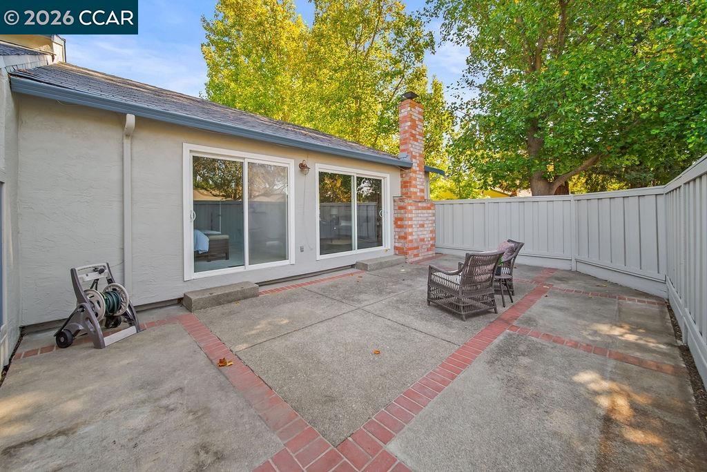 571 Europa Ct