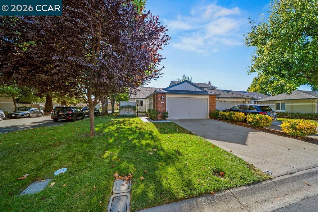 571 Europa Ct