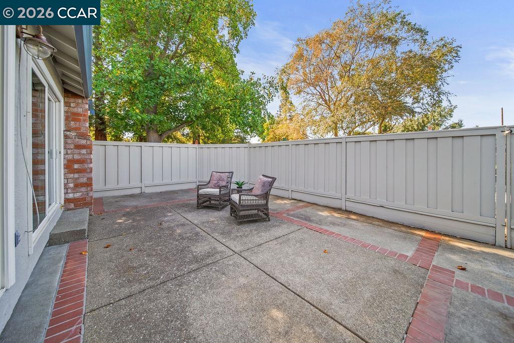 571 Europa Ct