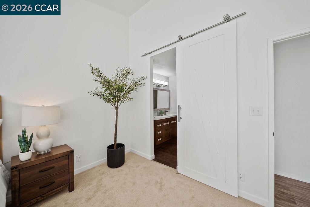 571 Europa Ct