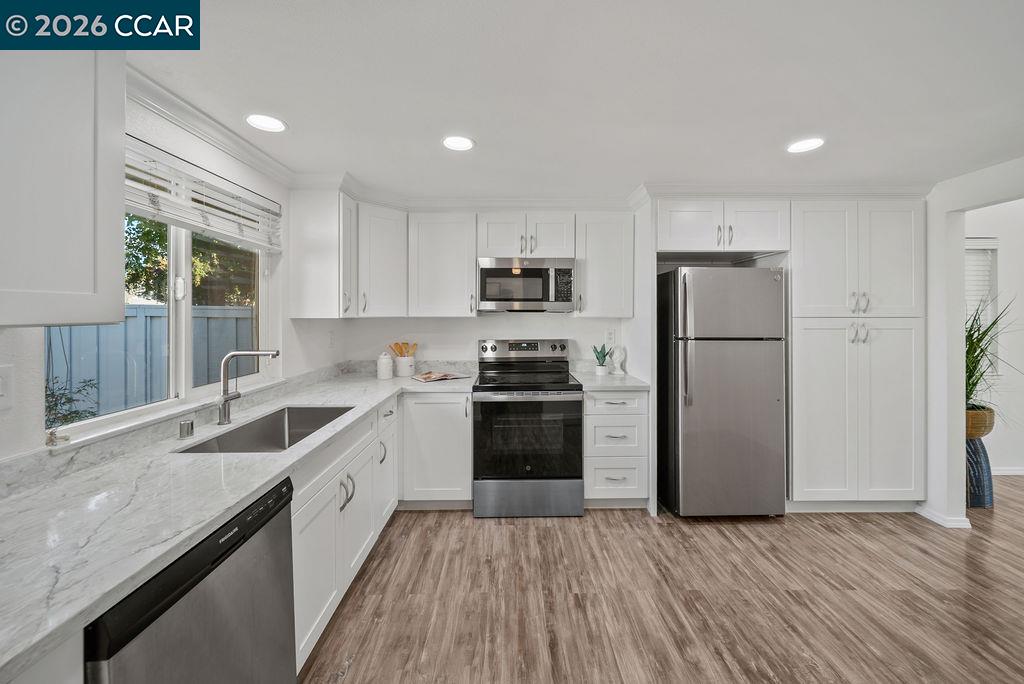 571 Europa Ct