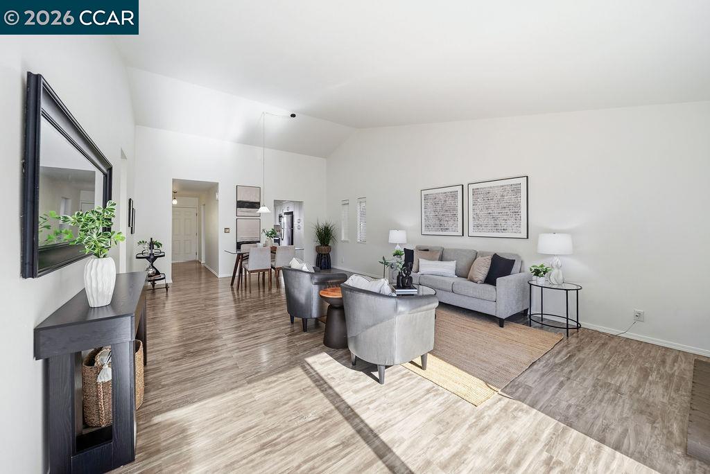 571 Europa Ct