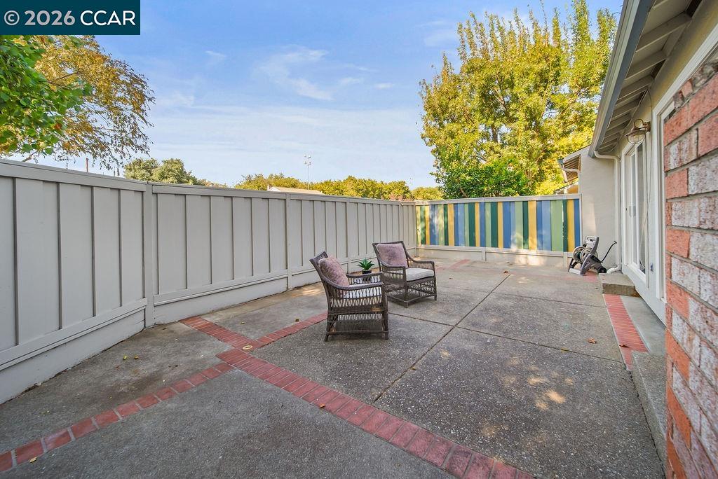 571 Europa Ct