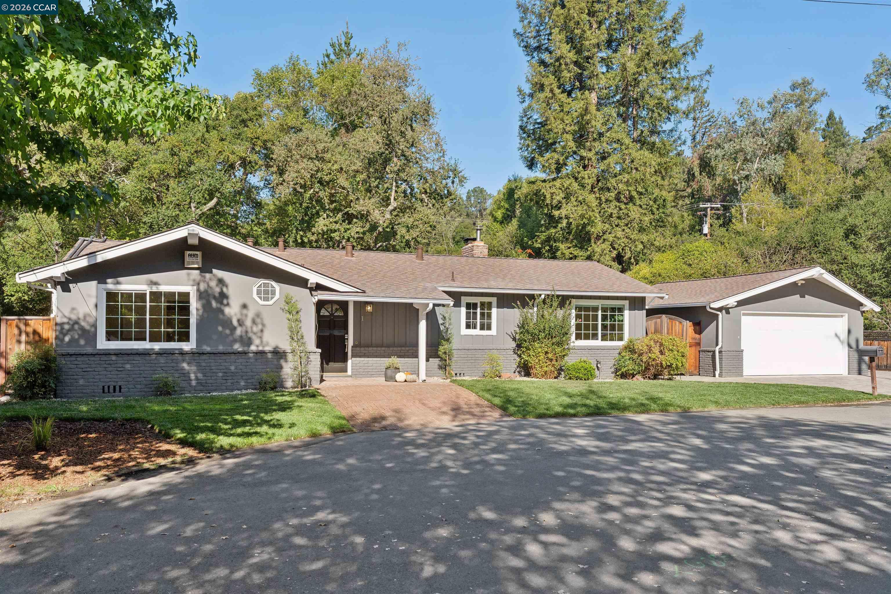 1 W Arbor Way