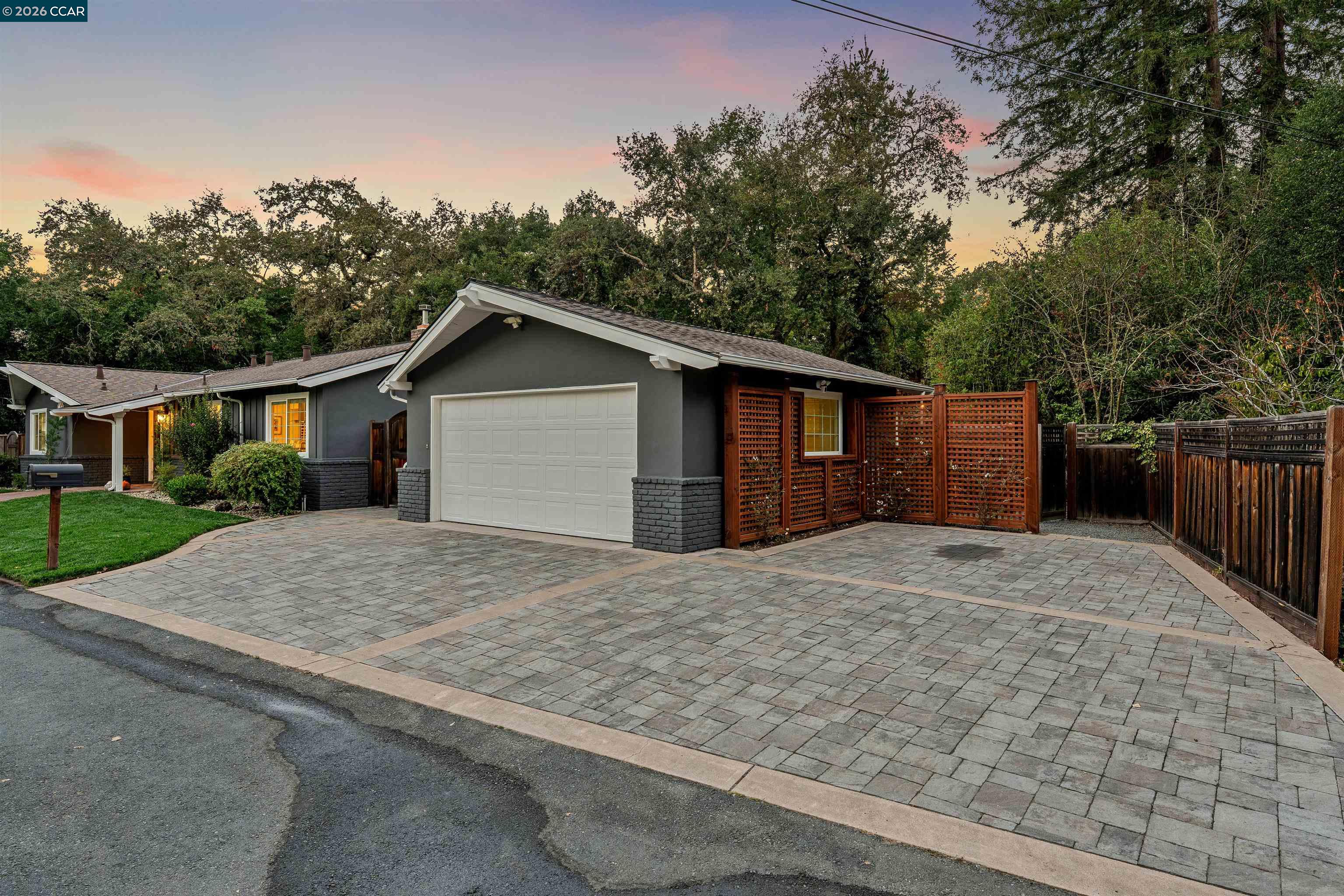 1 W Arbor Way