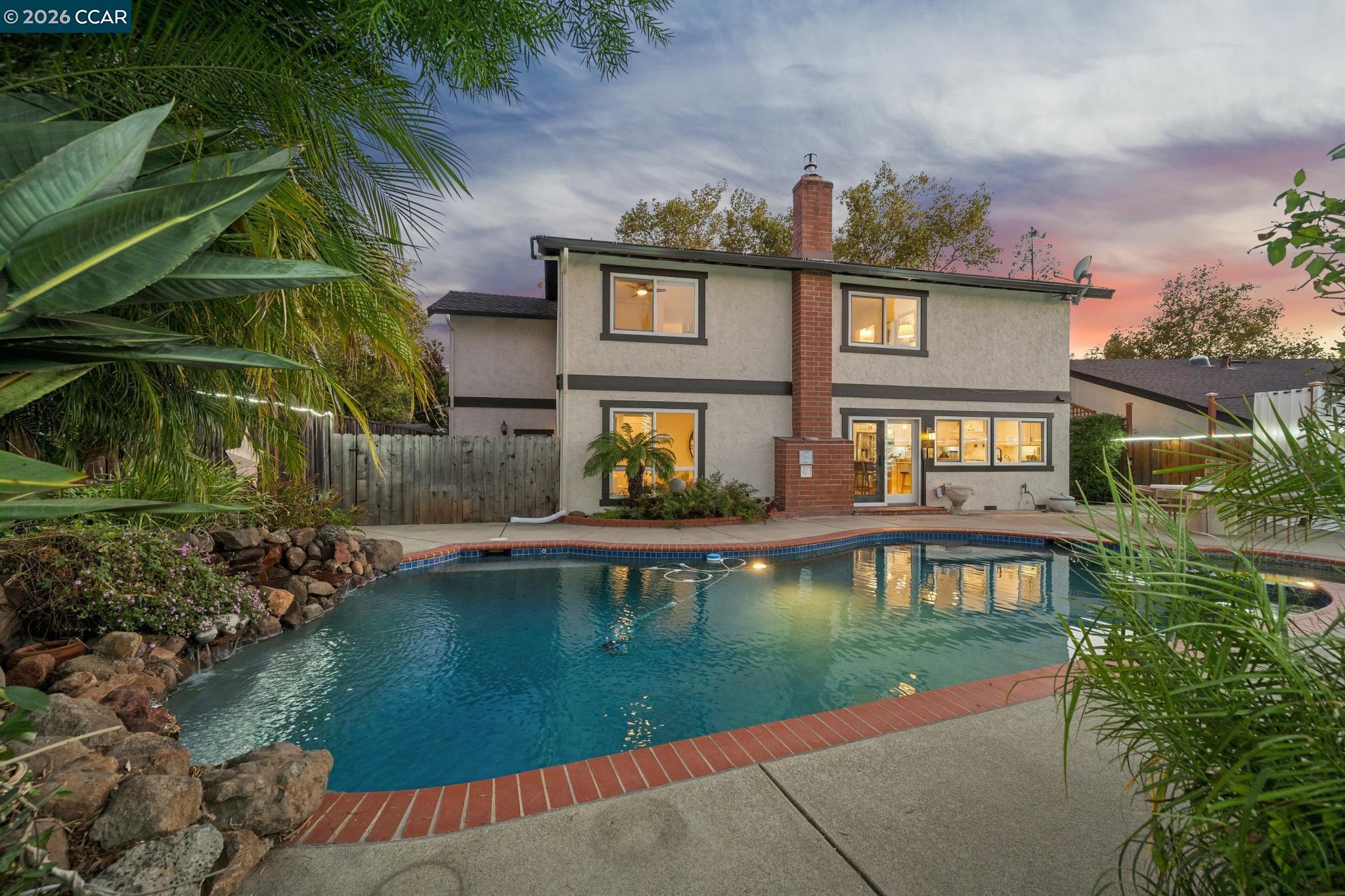 2324 Stewart Ave