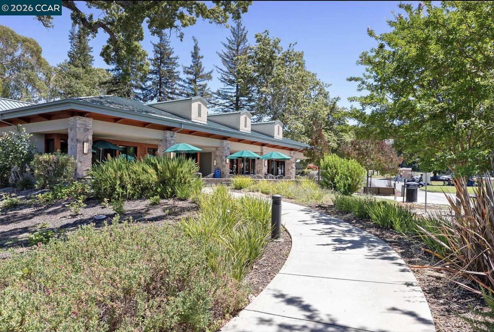 6512 Horsemans Canyon