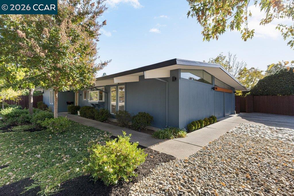 2633 San Antonio Dr