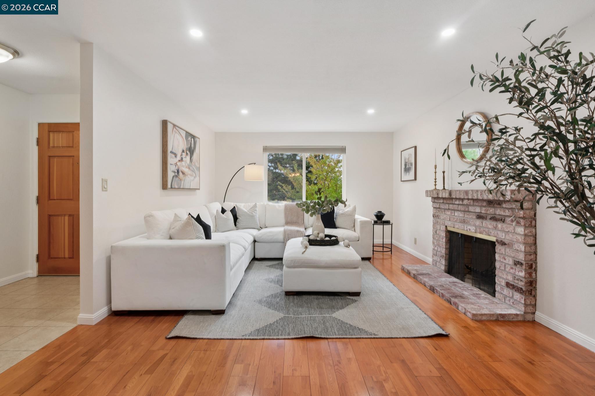 2106 Abington Ct