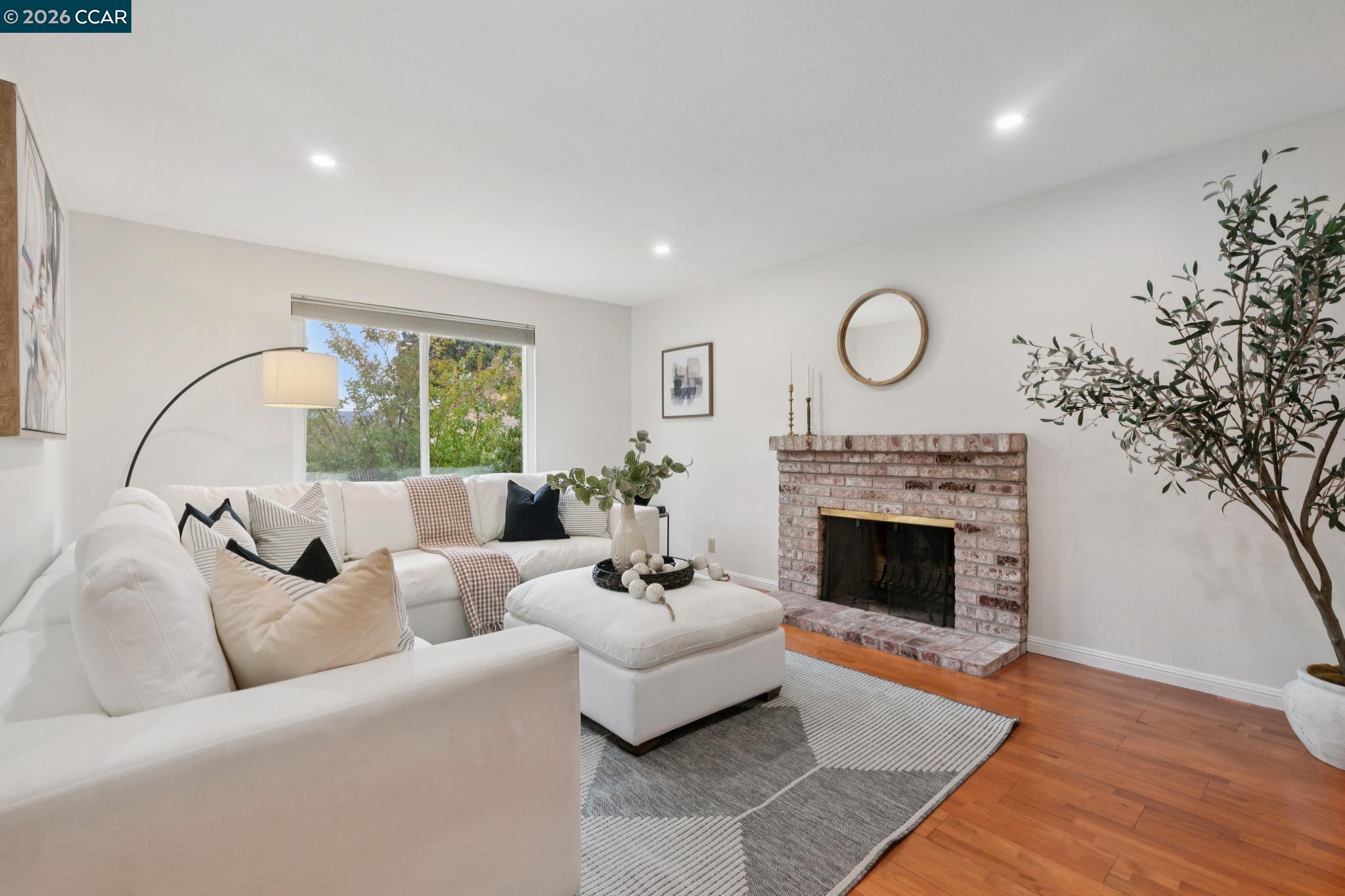 2106 Abington Ct