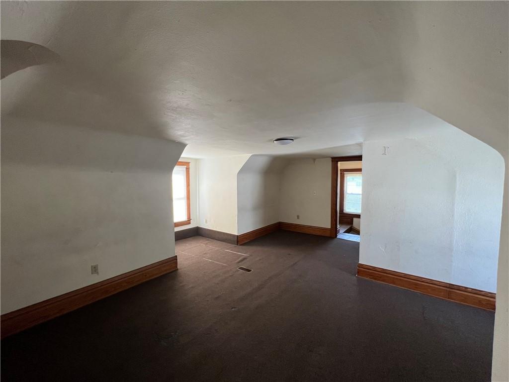 1109 Commercial Street