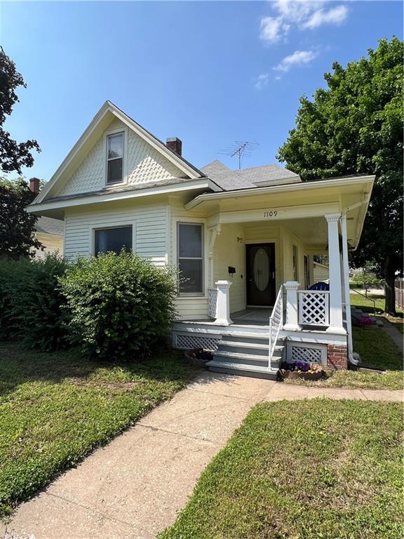1109 Commercial Street
