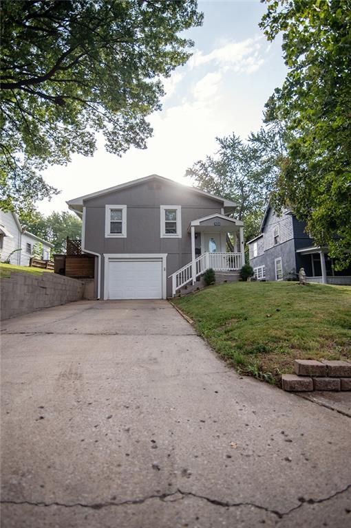 924 S 6th Street