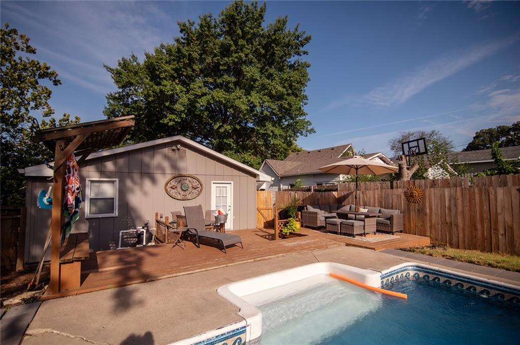 924 S 6th Street