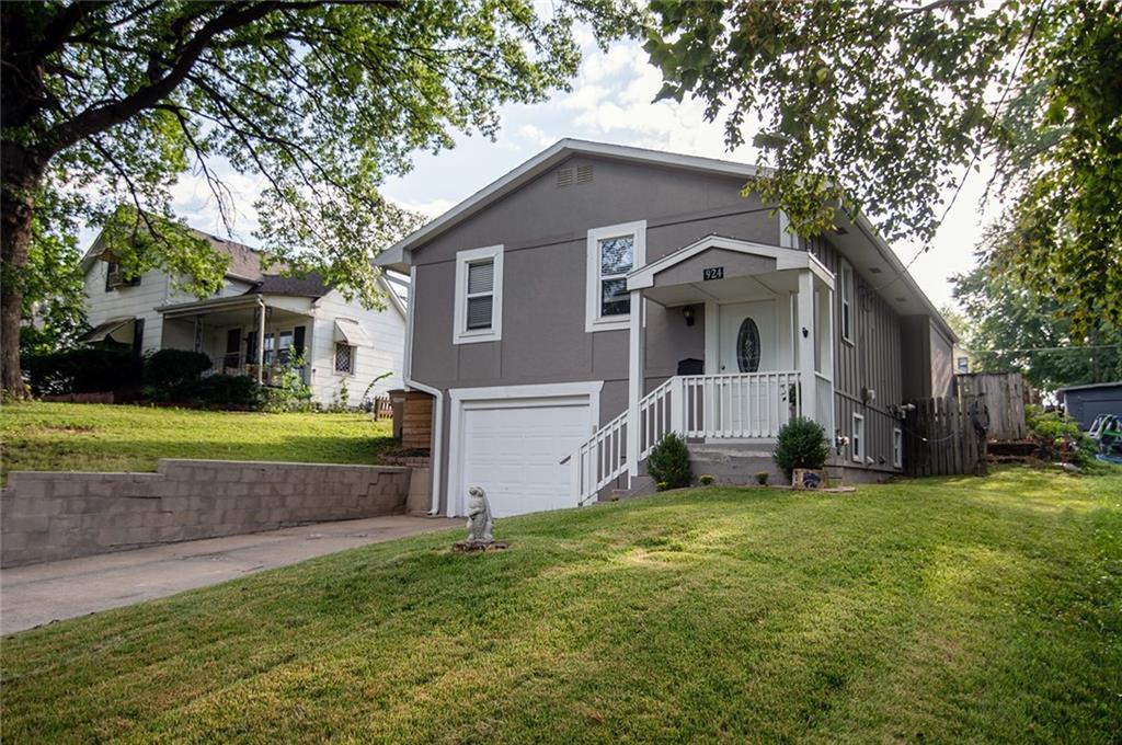 924 S 6th Street