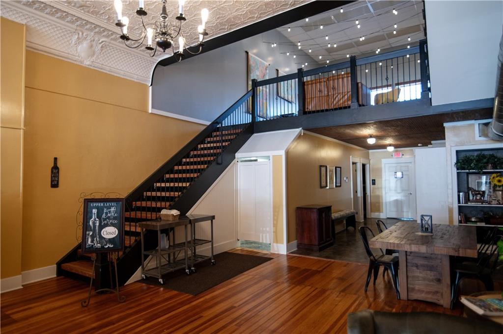 515 Commercial Street