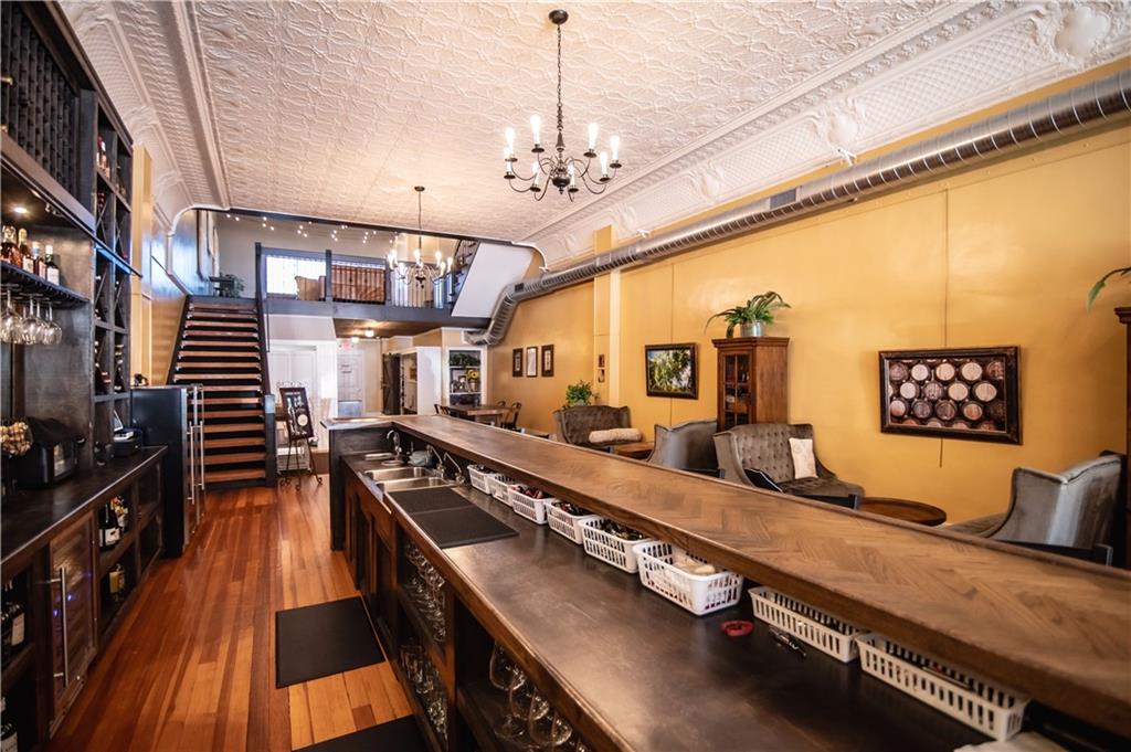 515 Commercial Street