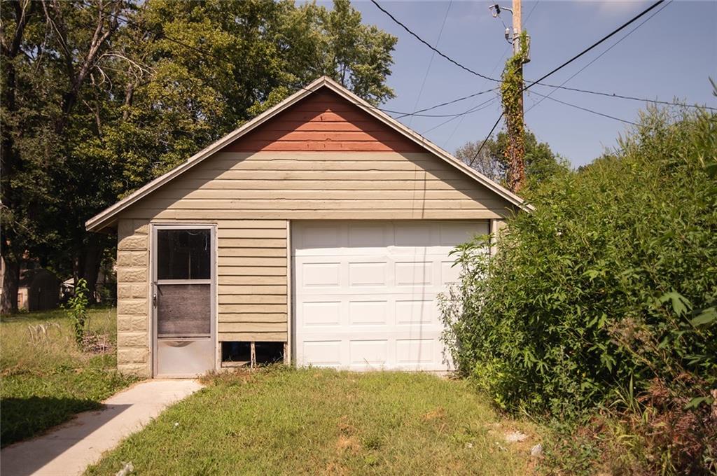 815 College Street