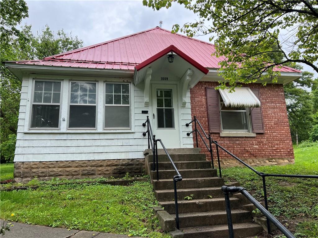 1009 Ash Street