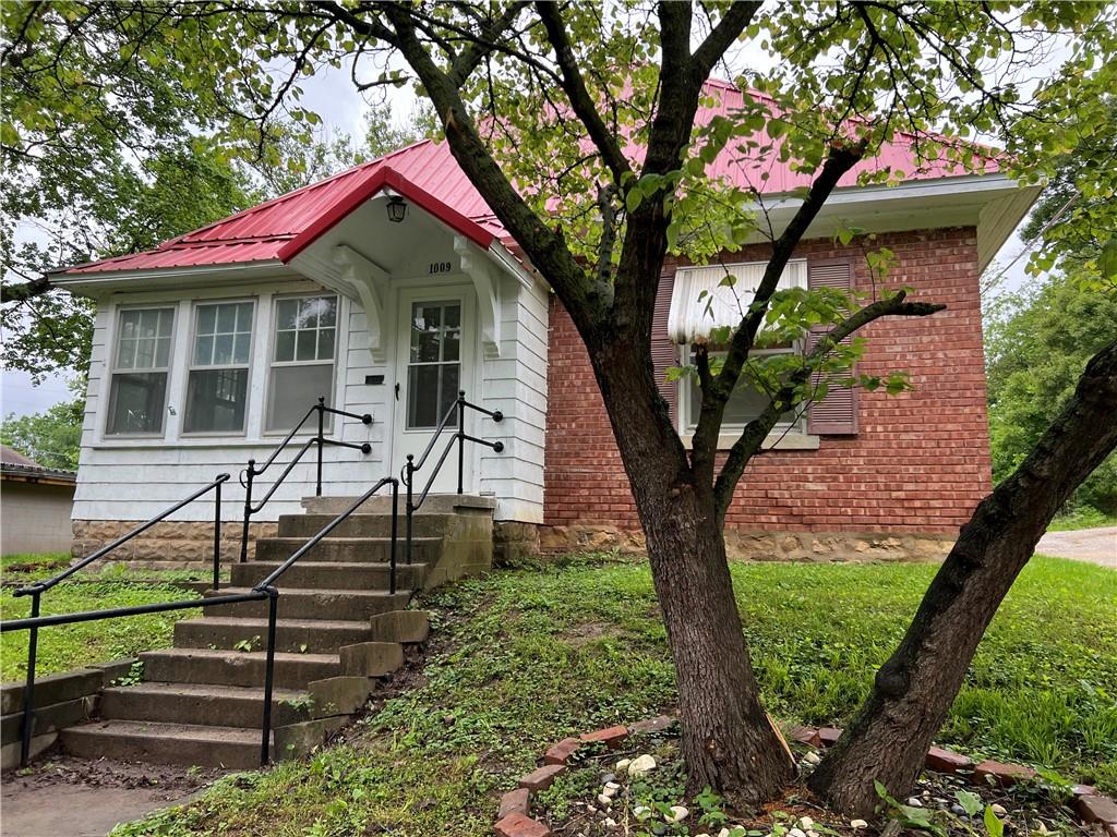 1009 Ash Street