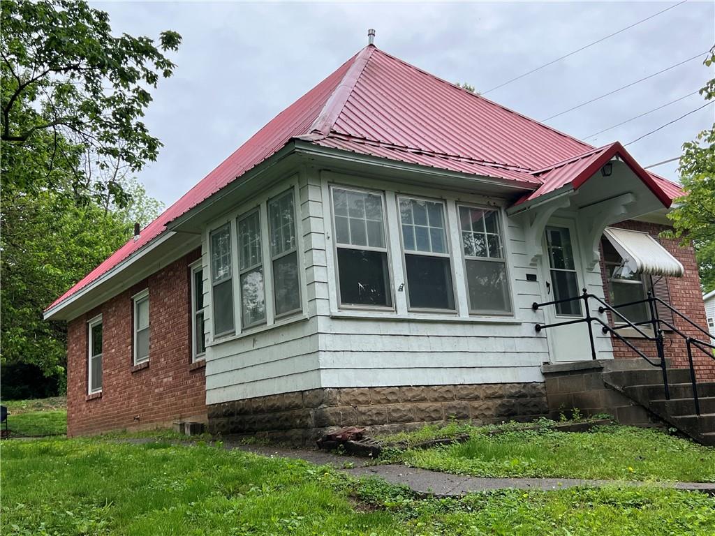 1009 Ash Street