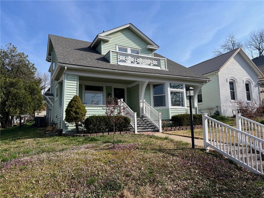 937 Riley Street