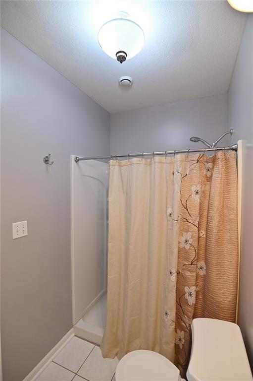 1702 Bluebird Court