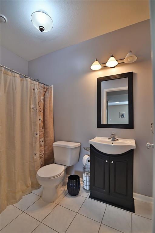 1702 Bluebird Court