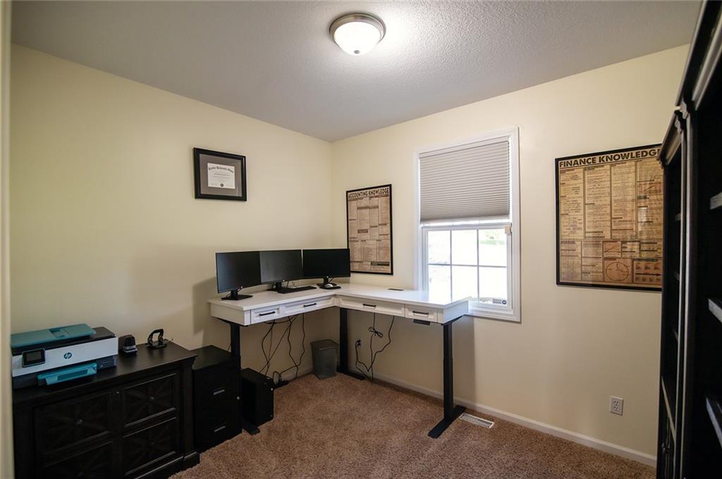 1702 Bluebird Court