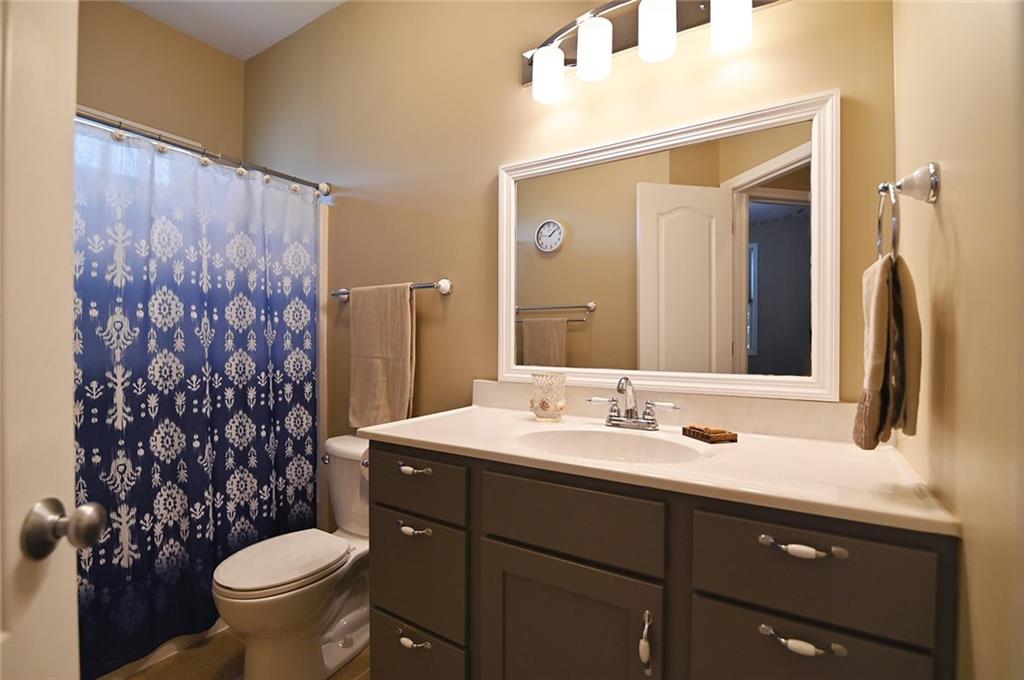 1702 Bluebird Court
