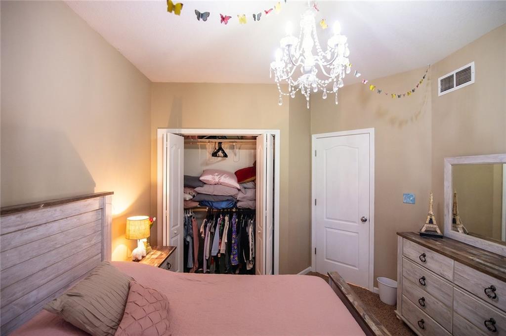 1702 Bluebird Court