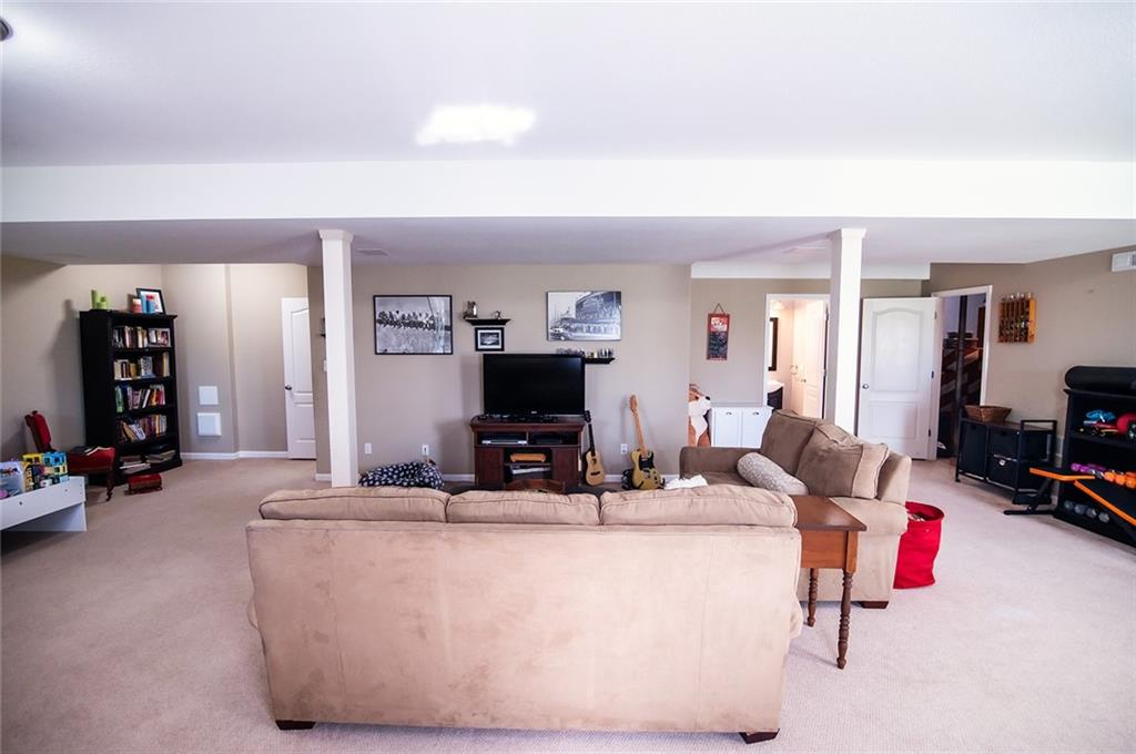 1702 Bluebird Court