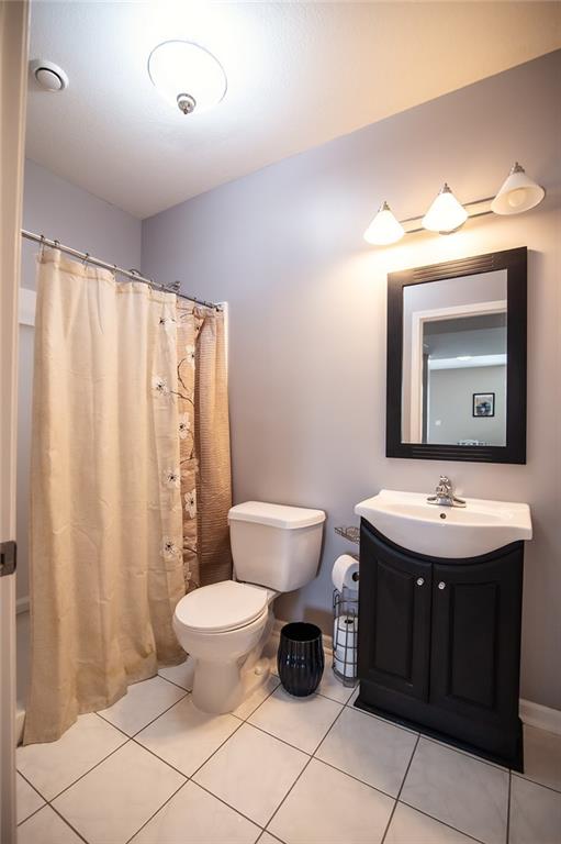 1702 Bluebird Court