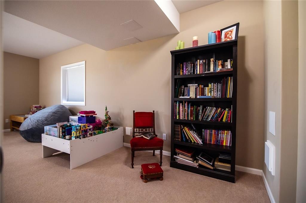 1702 Bluebird Court