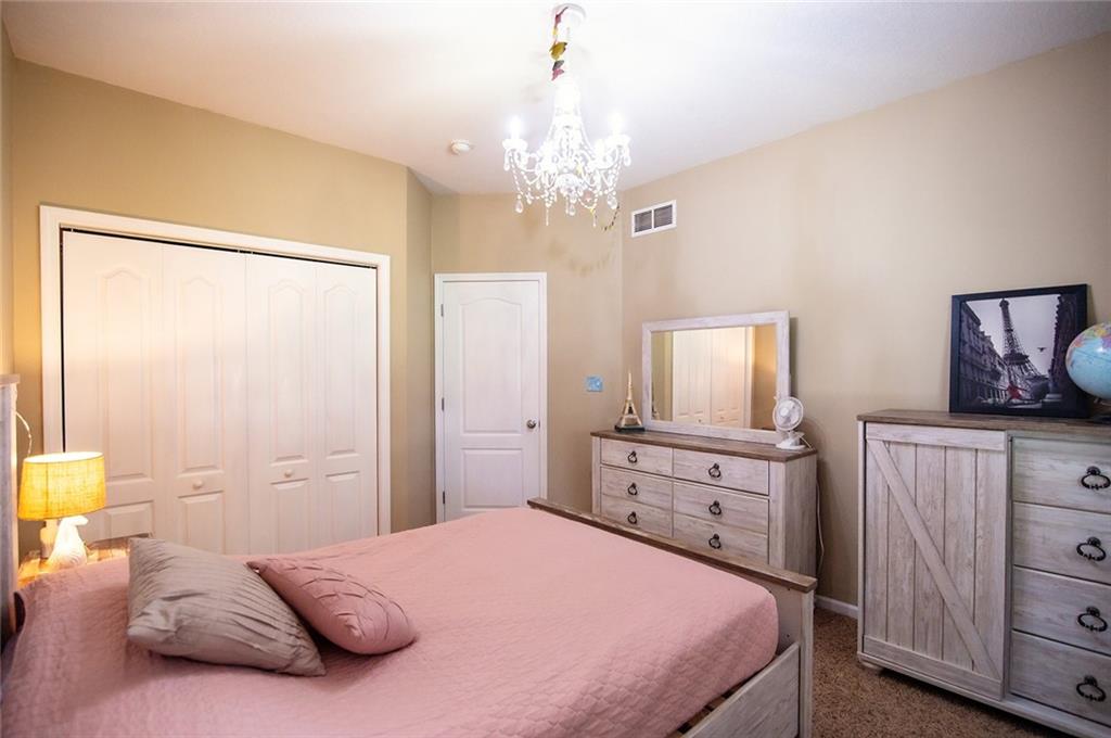 1702 Bluebird Court
