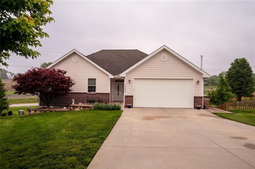 1702 Bluebird Court