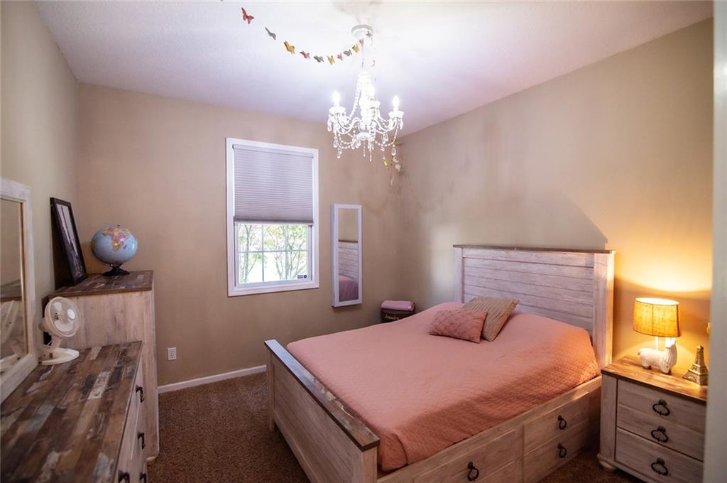1702 Bluebird Court
